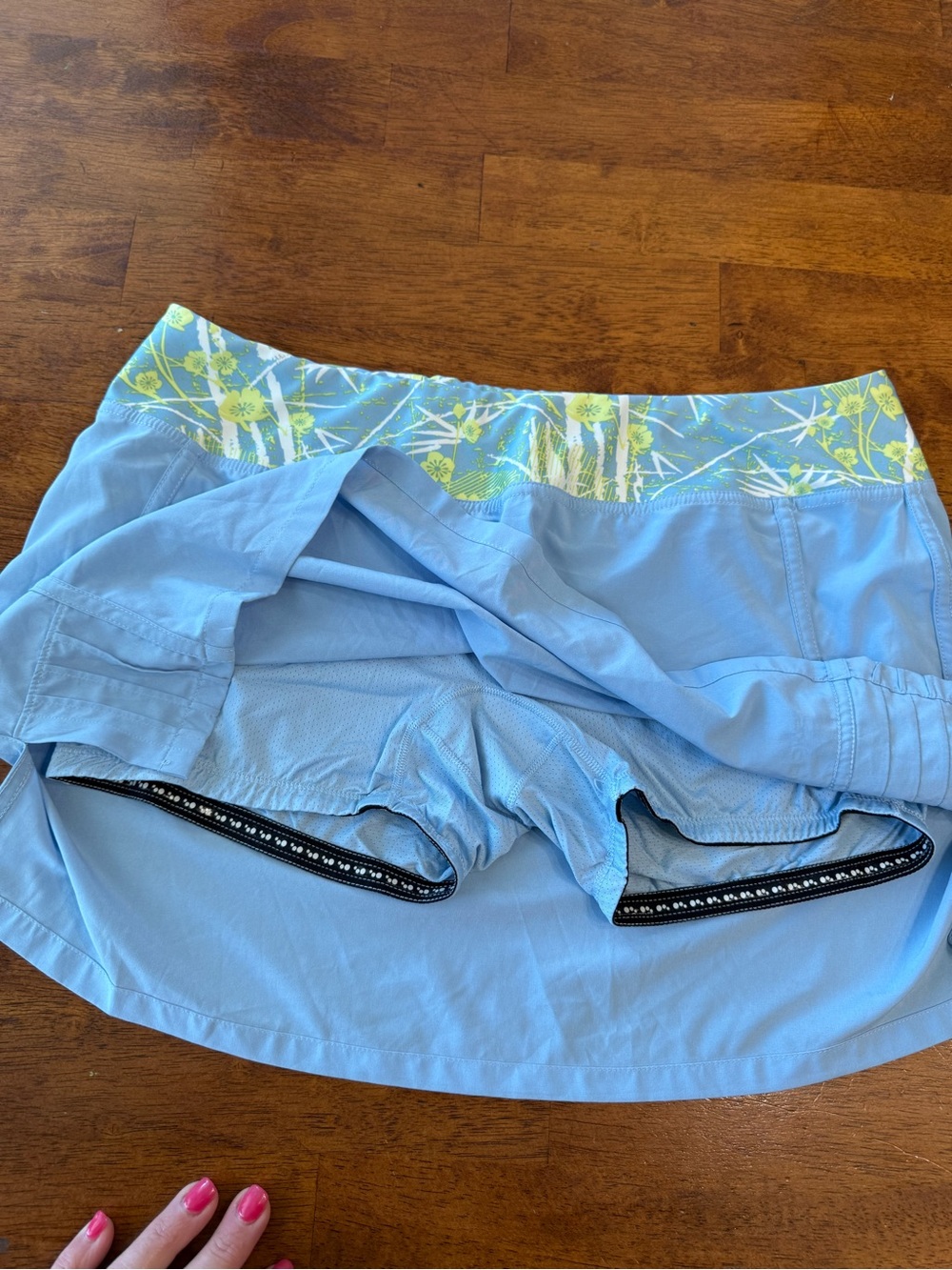 Brooks Women’s Running Skort Light Blue w/ Green Floral Waistband Pleated size L - Picture 7 of 10